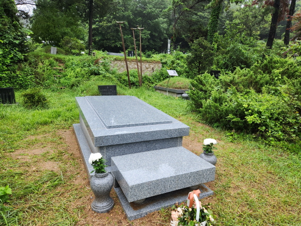 박기서묘역.jpg