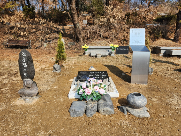 [크기변환]20250309김흥겸묘역(이장옴) (1).jpg