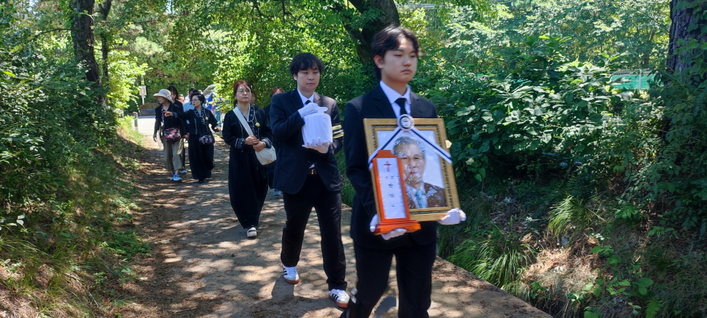[크기변환]20250712박기서선생장례 (21).jpg